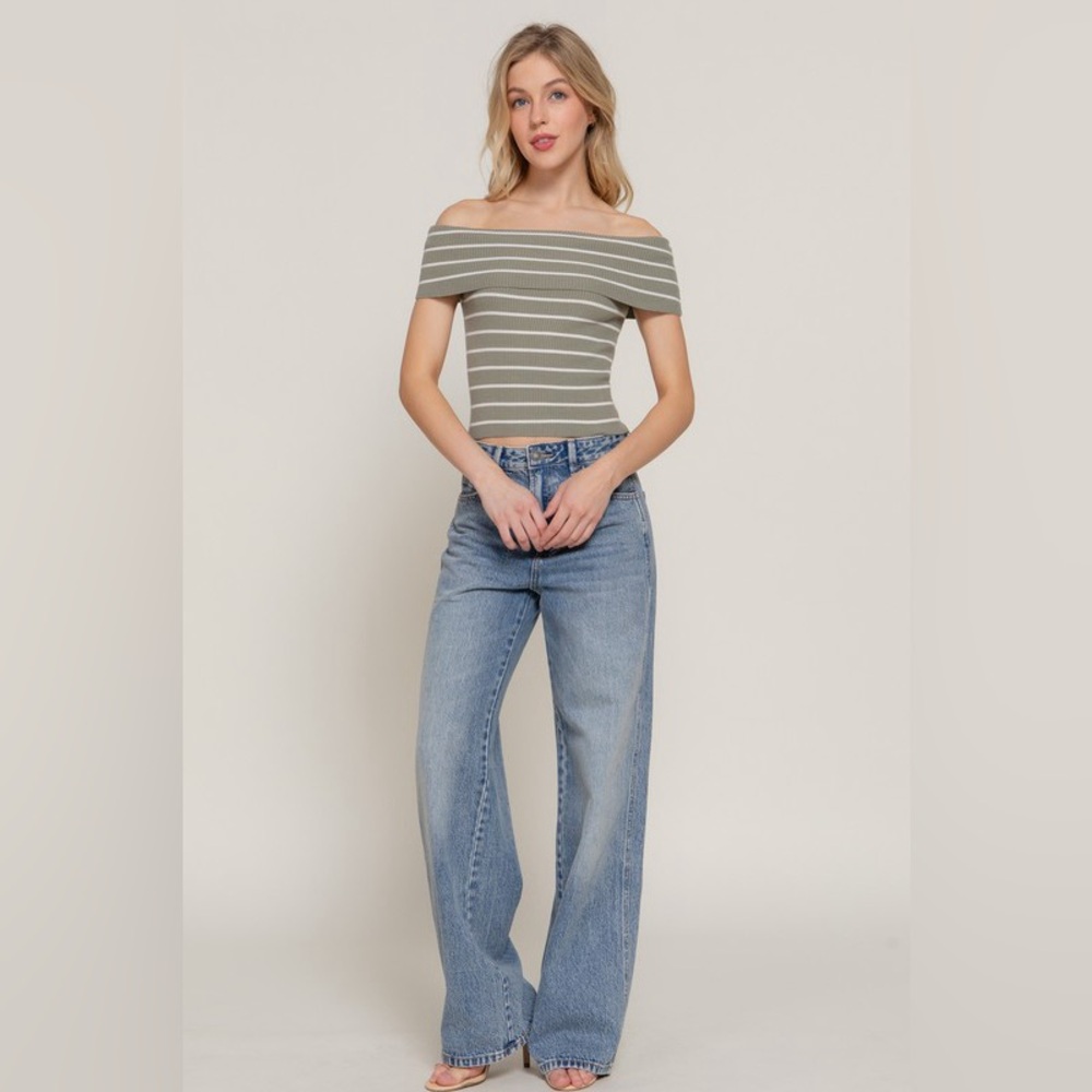 Striped Off-Shoulder Top - Picture 4 of 4